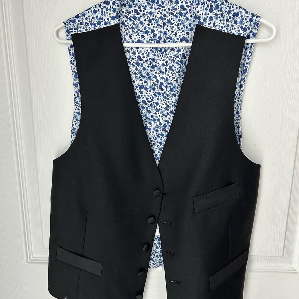 Indochino Men's Custom Black Suit Vest
